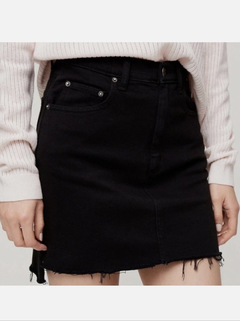 Aritzia Wilfred Free Tanit Fray Hem Soft Stretchy Mini Denim Jean Black Skirt